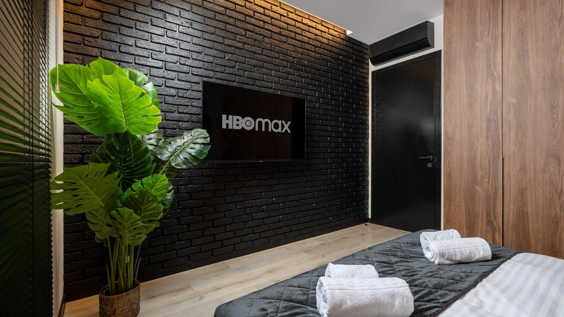 Win Herastrau - Luxury Design 2Br Apartment - Parking Bucharest 0*,  Romania